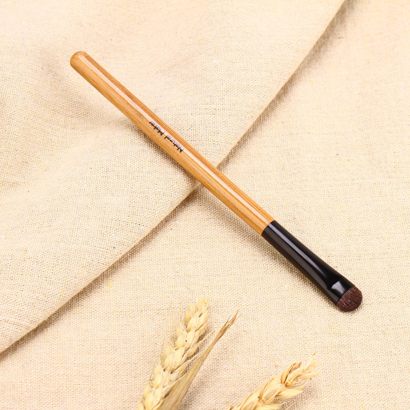 Natural Maker soft and small horse wool smoked brush with eye and tail brush eye shadow eyelid Eyelid Makeup Brush