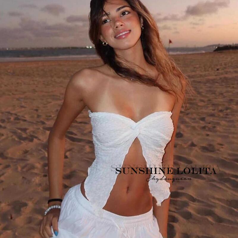 American-Style Sexy Off-Shoulder Tube Top for Women, Unique Slit, Midriff-Baring, Versatile Beach Short Top for Photoshoots American-Style Sexy Off-Shoulder Tube Top for Women, Unique Slit, Midriff-Baring, Versatile Beach Short Top for Photoshoots