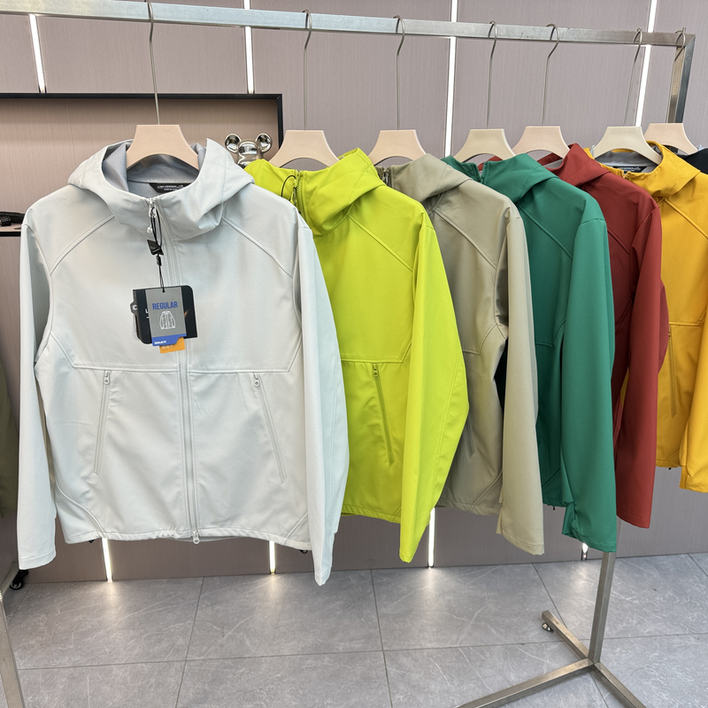2025 Softshell Jacket Casual Trendy Outdoor Rainproof Softshell Hooded Jacket Sports Top 507