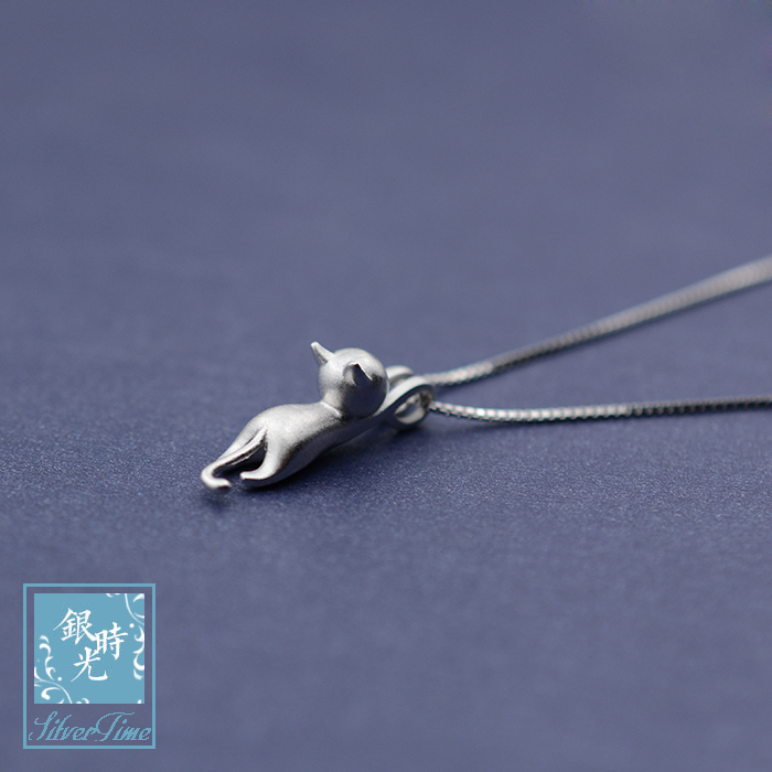 Designer custom made of S925 silver pure handmade drawing solid small cat necklace pendant trekker chain box chain