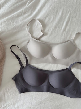 Thin underwear set for women without wires or trust
