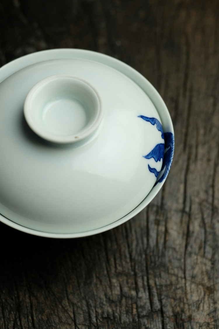 The rule in micro defects offered home - cooked view hand - made tureen jingdezhen blue and white porcelain is hand - made ceramic tea cups