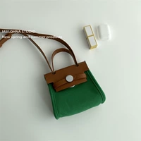 Коричневый с зеленым