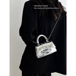 MBSQHNA ສູງທີ່ສຸດ glossy cross-body ຖົງຂະຫນາດນ້ອຍສໍາລັບແມ່ຍິງ 2023 summer ໃຫມ່ Y2K hot girl niche mini chain bag