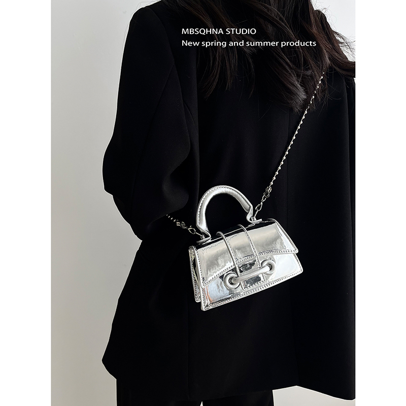 Mbsqhna High-End Glossy Crossbody Small Bag for Women 2024 New Summer Y2K Trendy Niche Mini Chain Bag