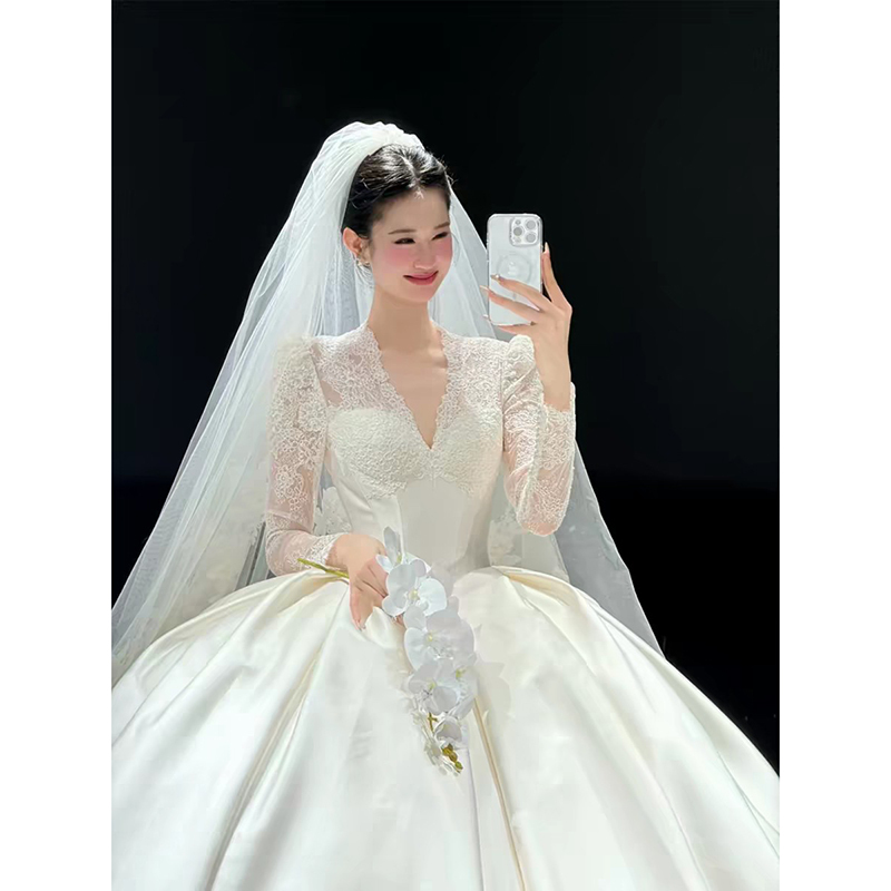 French-Style V-Neck Long-Sleeve Hollow-Out White Wedding Dress with Train, Satin High-End Texture, Court-Style, 2026 Model French-Style V-Neck Long-Sleeve Hollow-Out White Wedding Dress with Train, Satin High-End Texture, Court-Style, 2026 Model