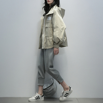 Inlaid beads printed short style wind clothes women 2022 fall new Korean version Lianhood 100 lap casual display slim tooling short coat