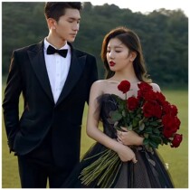 Exterior View Brigade Shooting Props Simulation Flowers Red Rose Wedding photo Handheld with flower bouquet fake flower retro writing genuine decorative hand holding flowers