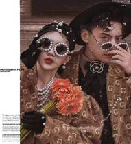 European and American white frame letter ink mirror wedding dress Photographic building with trendy elegant pearl retro inlaid drilling stone glasses