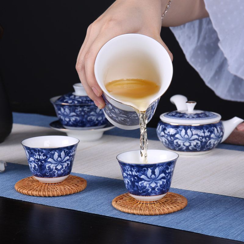 Chiang kai - shek ceramic kung fu tea set with blue and white porcelain tea set gift boxes of a complete set of the teapot teacup for wash tureen