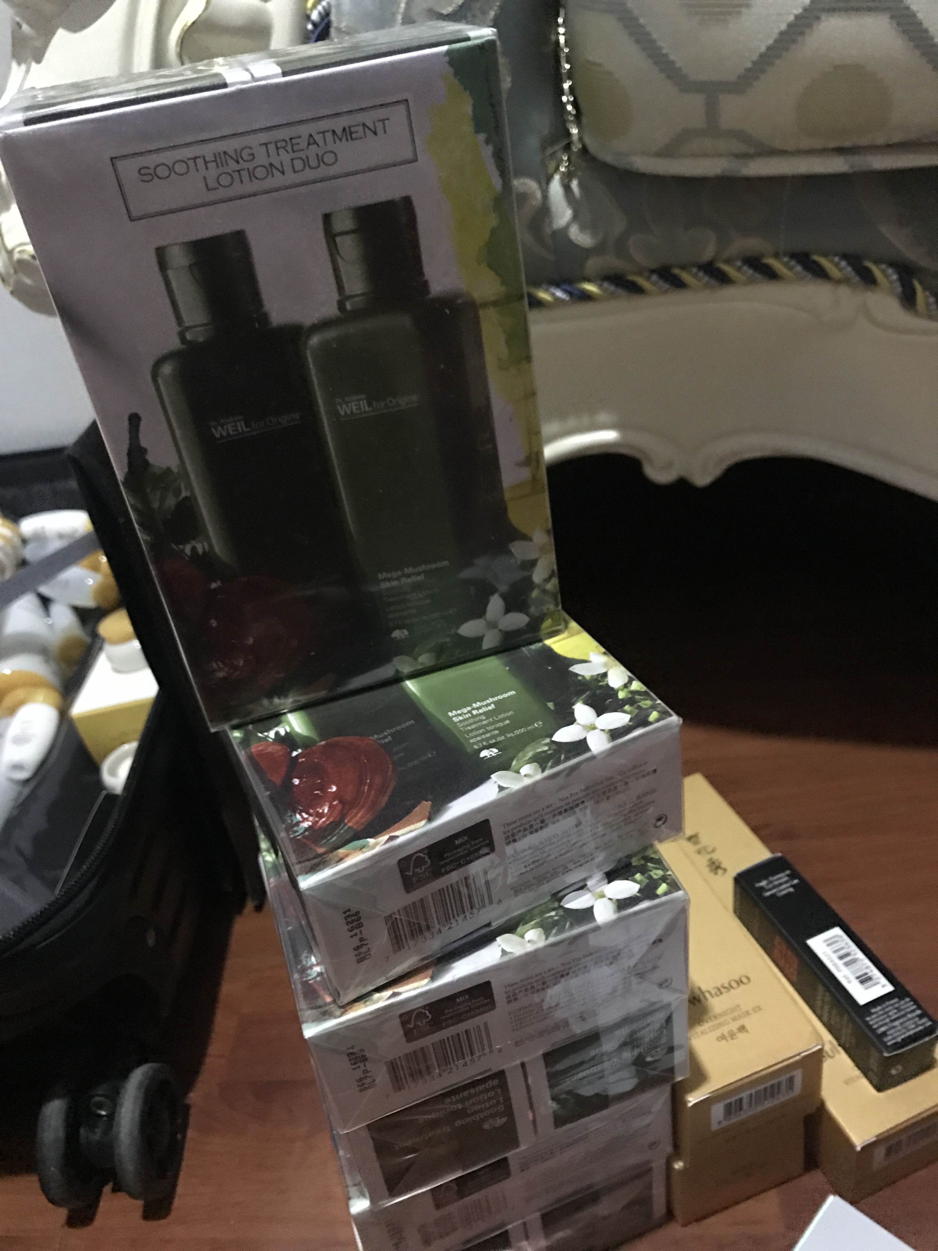 Spot Yuemu Zhiyuan Mushroom water Mushroom water Moisturizing massage 200ml