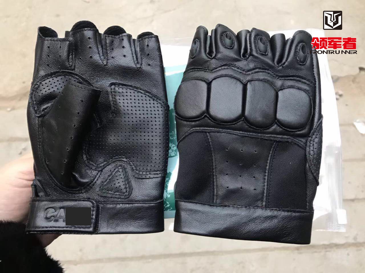 Găng tay chiến thuật nửa ngón tay găng tay tập thể dục leo núi ngoài trời tập thể dục cưỡi không trượt găng tay 霹雳 găng tay - Găng tay găng tay bảo hộ lao động