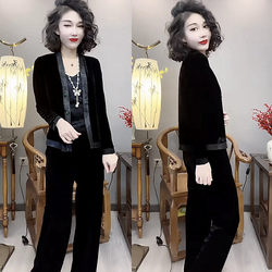 Spring and summer new style black velvet jacket for women, fashionable and casual short long-sleeved outer layer with foreign style age-reducing jade button top