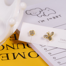 Little bee asymmetric earring screw screw screw buckle ear bone nail small Four Leaf Clover titanium steel Korean temperament
