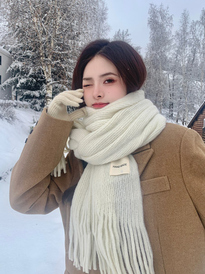 Korean Style Knitted Wool Scarf for Women, Winter 2025 New Model, Solid White Color, Long Warm Scarf for Students, High-End Feel