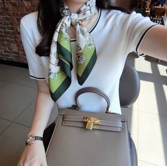 2025 Spring and Autumn New Style 70cm Small Square Scarf for Women with Butterfly Print, Imitation Silk Scarf, Fashionable Professional Shirt Collar Scarf Trend