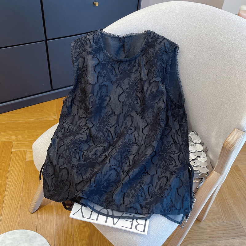 Light Luxury Black Floral Lace Sleeveless Shirt for Women 2026, Loose, Breathable, Skin-Friendly, Stylish Tank Top for Summer Light Luxury Black Floral Lace Sleeveless Shirt for Women 2026, Loose, Breathable, Skin-Friendly, Stylish Tank Top for Summer
