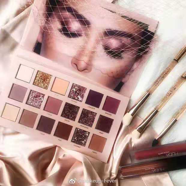 Tóc thứ hai! Huda beauty2018 bóng mắt mới Khay phấn mắt màu nude mới màu mắt đẹp
