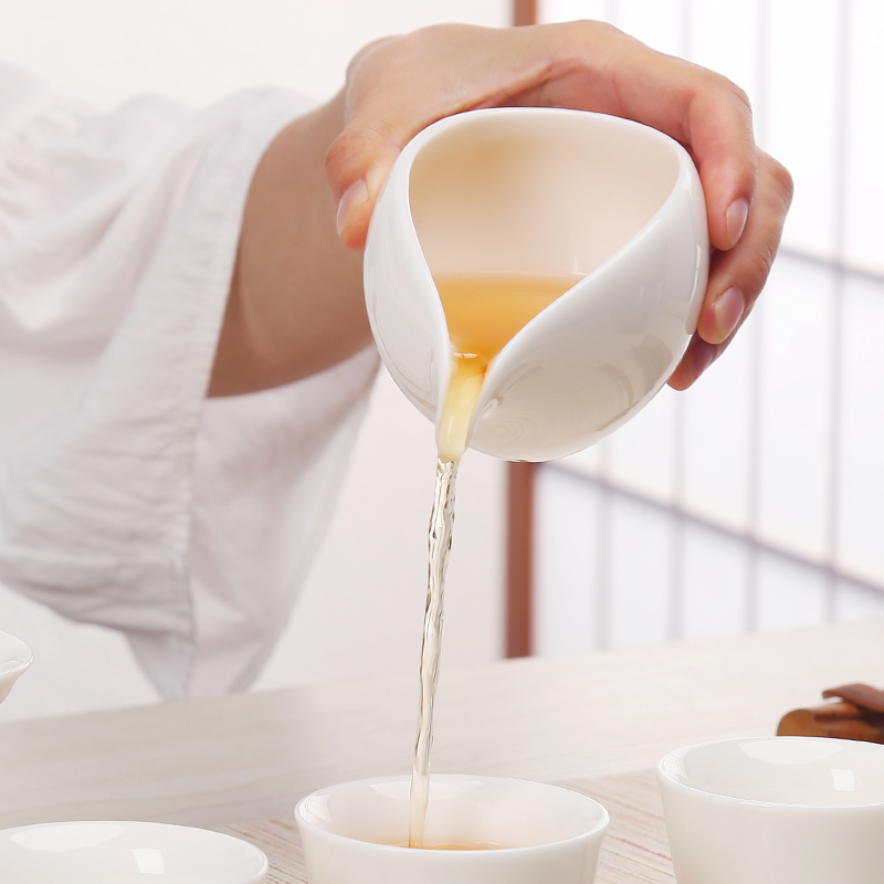 Friend is kung fu tea accessories make tea cup and cup China fair white porcelain cup large ceramic heat points of tea