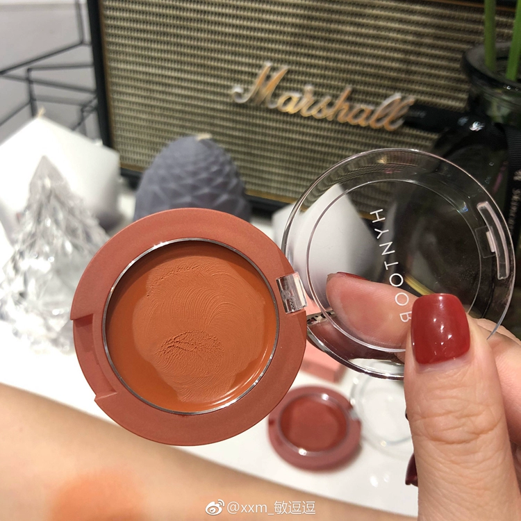 Heo dễ thương HYNTOOR màu đen gián / thỏ đen thỏ lợn kem má hồng lâu không dễ tẩy kem mousse má hồng - Blush / Cochineal má hồng cushion