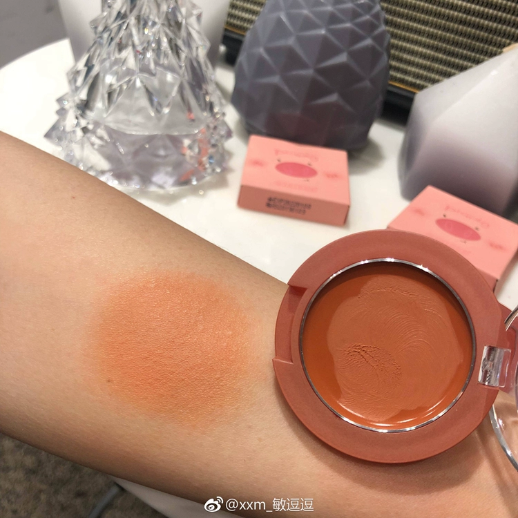 Heo dễ thương HYNTOOR màu đen gián / thỏ đen thỏ lợn kem má hồng lâu không dễ tẩy kem mousse má hồng - Blush / Cochineal