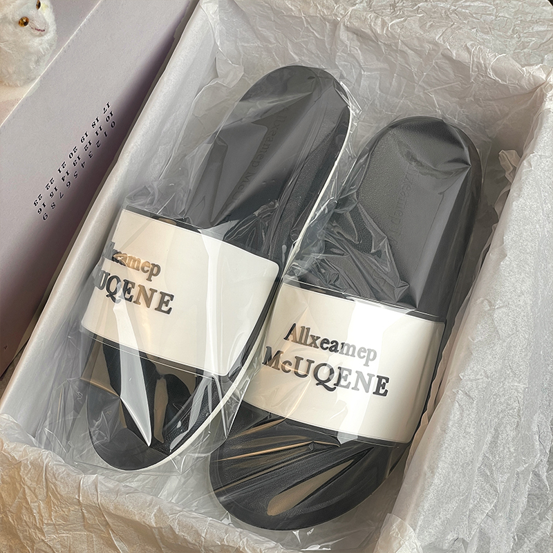 Mcqueen Slippers with a Stepping-On-Clouds Feel, 2026 New Spring Model, Versatile for Couples, Outdoor Wear, Odor-Resistant, Non-Slip, One-Strap Sandals, Hot-Selling Item