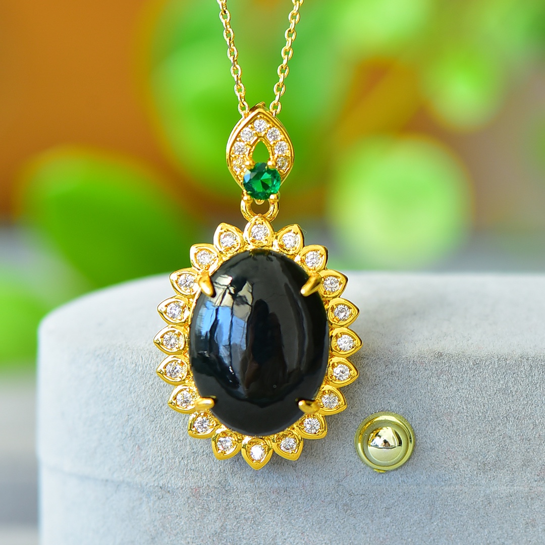 Auction and Tian Yuqing jade sunflower Exquisite Fashion Pendant