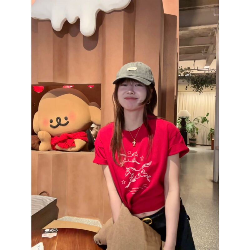 Korean-Style Ins Red Zodiac Year Fun Pony Pattern T-Shirt for Women 2026 New Red Short-Sleeve Top Trendy