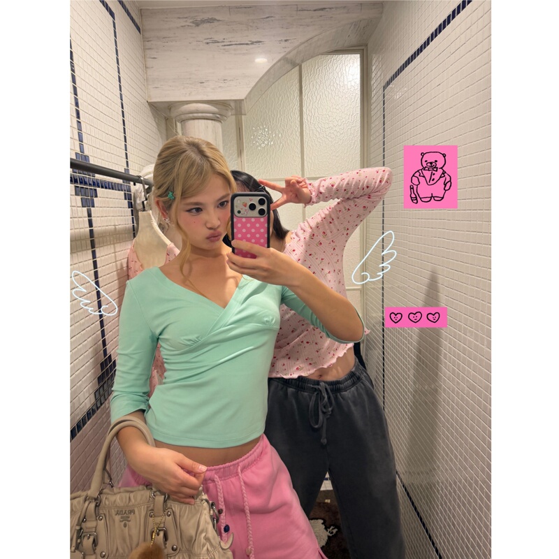 American Retro ins Sexy Style V-Neck Mint Green Three-Quarter Sleeve Slim Short Elastic Slimming Top Summer New Style American Retro ins Sexy Style V-Neck Mint Green Three-Quarter Sleeve Slim Short Elastic Slimming Top Summer New Style