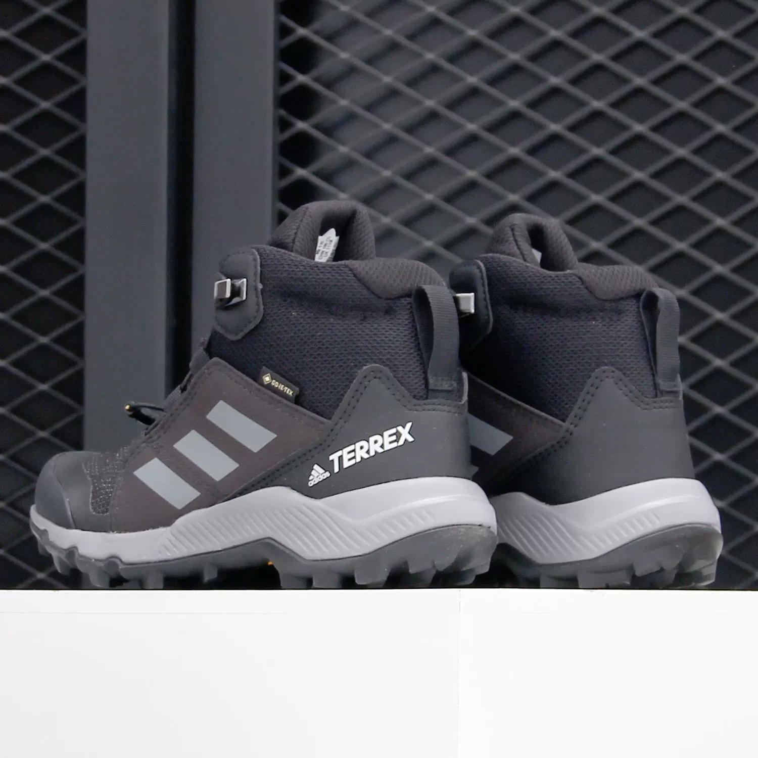 Кроссовки/Оригинальные Terrex Adidas большой мальчик походы альпинизм уличная обувь снег снег ботинок EF0225