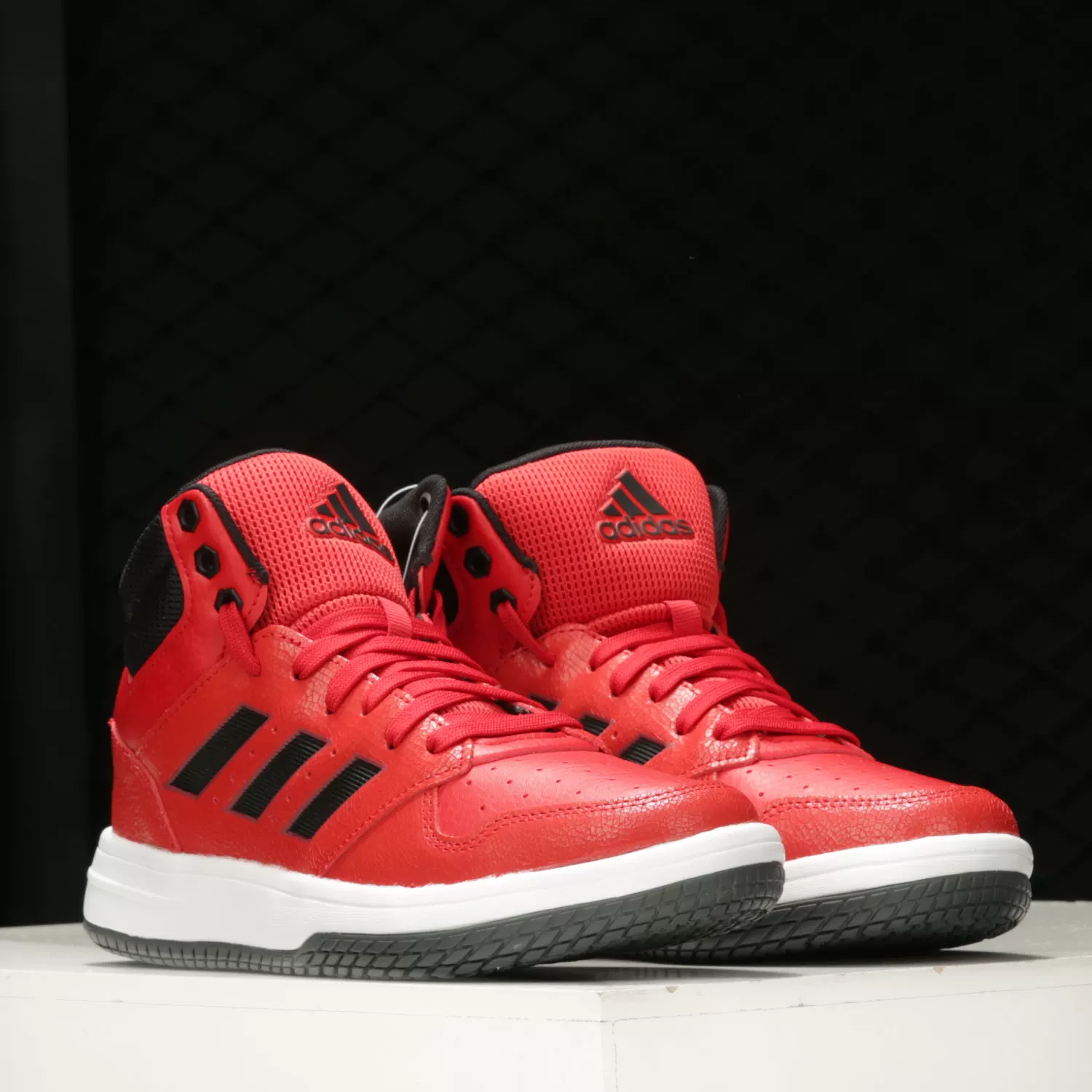 Кроссовки мужские спортивно- Casual досочные Adidas официальный подлинный GameTaker FW2131