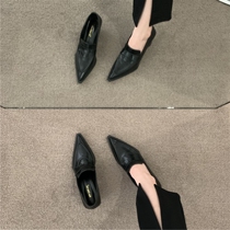 Small high-end niche Korean style pointed-toe Loft British small leather bun 2023 spring new retro single bun