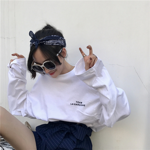 Korean autumn T-shirt jacket with letters, long sleeves, loose sizes and pure pornographic couples