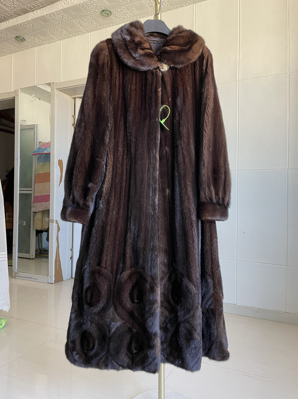 Y41 Bust Size 110, Length 123, Shoulder Width 40, Sleeve Length 63, Dark Brown Embroidered Turn-Down Collar Vintage Mink Coat