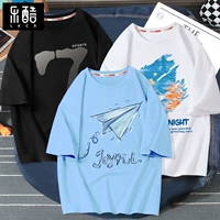 Небесно-голубая одежда (самолет оригами) + черная одежда (спортивная семерка) + белая одежда (утренний свет у реки)