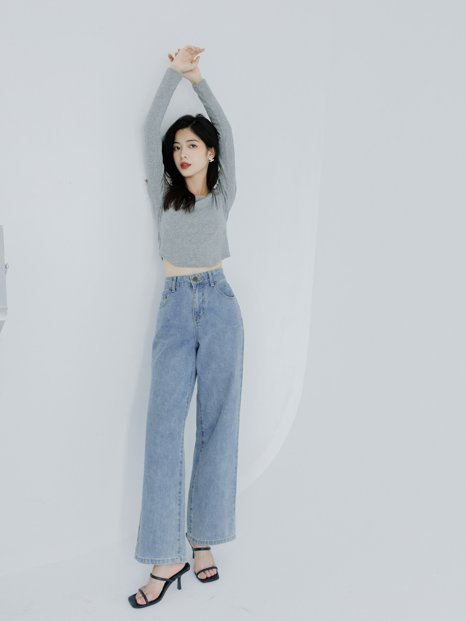 Measure a small blue loose waist four seasons of straight tube high waist and loose leg jeans woman 217