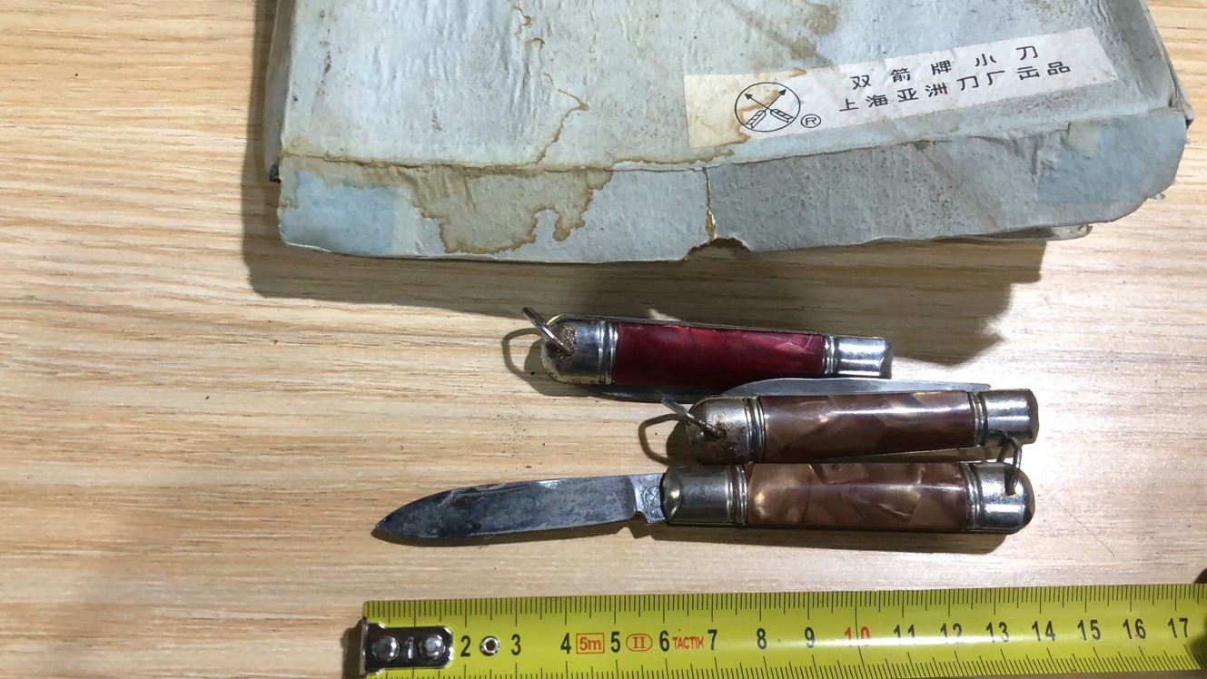 90s SEAFOOD DOUBLE ARROW Small Folding Knife with Rust-Taobao with rust on each pass