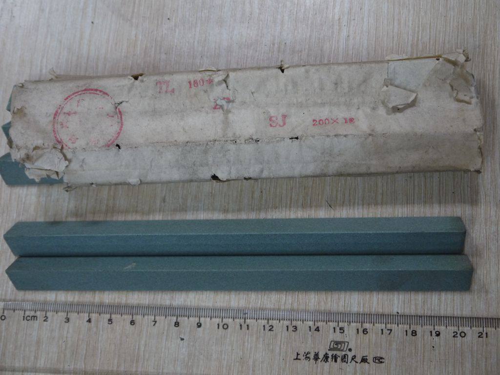 Stock Old Stock Light Green Triangle Oil Stone 180 mesh Long 150MM-15MM