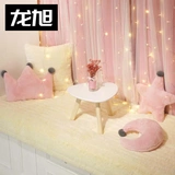 Кофейная детский комната, набивающиеся в жесткой бурке, кровати для подушки для подушки для подушек на пола в осенних окнах Эрд