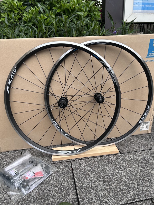 Free Shipping Shimano Wh-Rs100 Road Wheelset Rim Brake 700C Aluminum Alloy Ultra-Light Quick Release 8-11 Speed Free Shipping Shimano Wh-Rs100 Road Wheelset Rim Brake 700C Aluminum Alloy Ultra-Light Quick Release 8-11 Speed