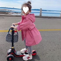 Girls spring autumn clothes 2023 new small children Korean version of the Korean version of the sub-machine clothes with long style coat and jacket baby foreign air coat