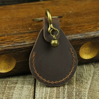 Подковообразное выпучающее тикающая карточка вода темно -коричневая и черная