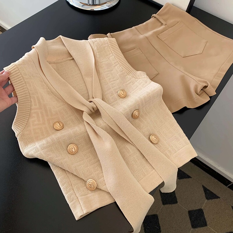 French-Style Elegant Lace-Up Vest and Khaki Shorts Two-Piece Set for Women, New Summer High-End Suit