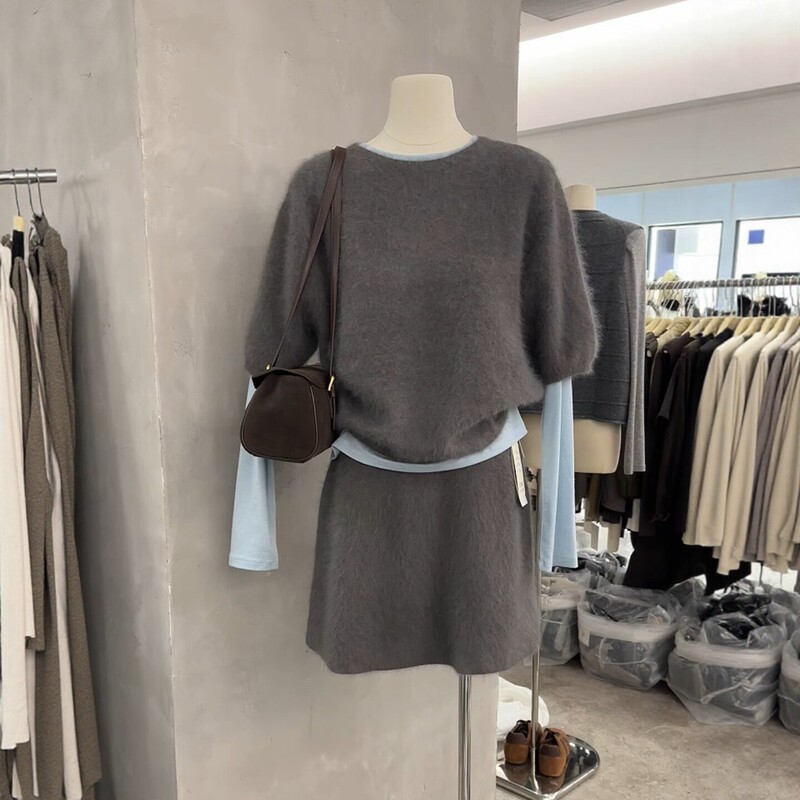 Lazy Style Round Neck Knitted Suit for Women, Autumn and Winter Style, Petite Size, Layered Short-Sleeved Fleece Sweater and Skirt Two-Piece Set