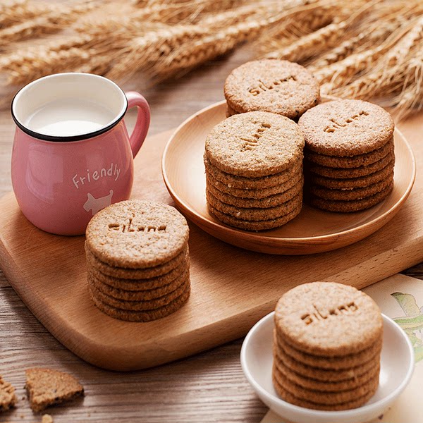 思朗 无添糖杂粗粮全麦饼干 1020g装*2箱 双重优惠后￥39.9包邮 4味可选 赠礼品袋