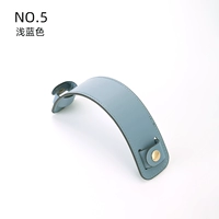 Светло -голубые плечи