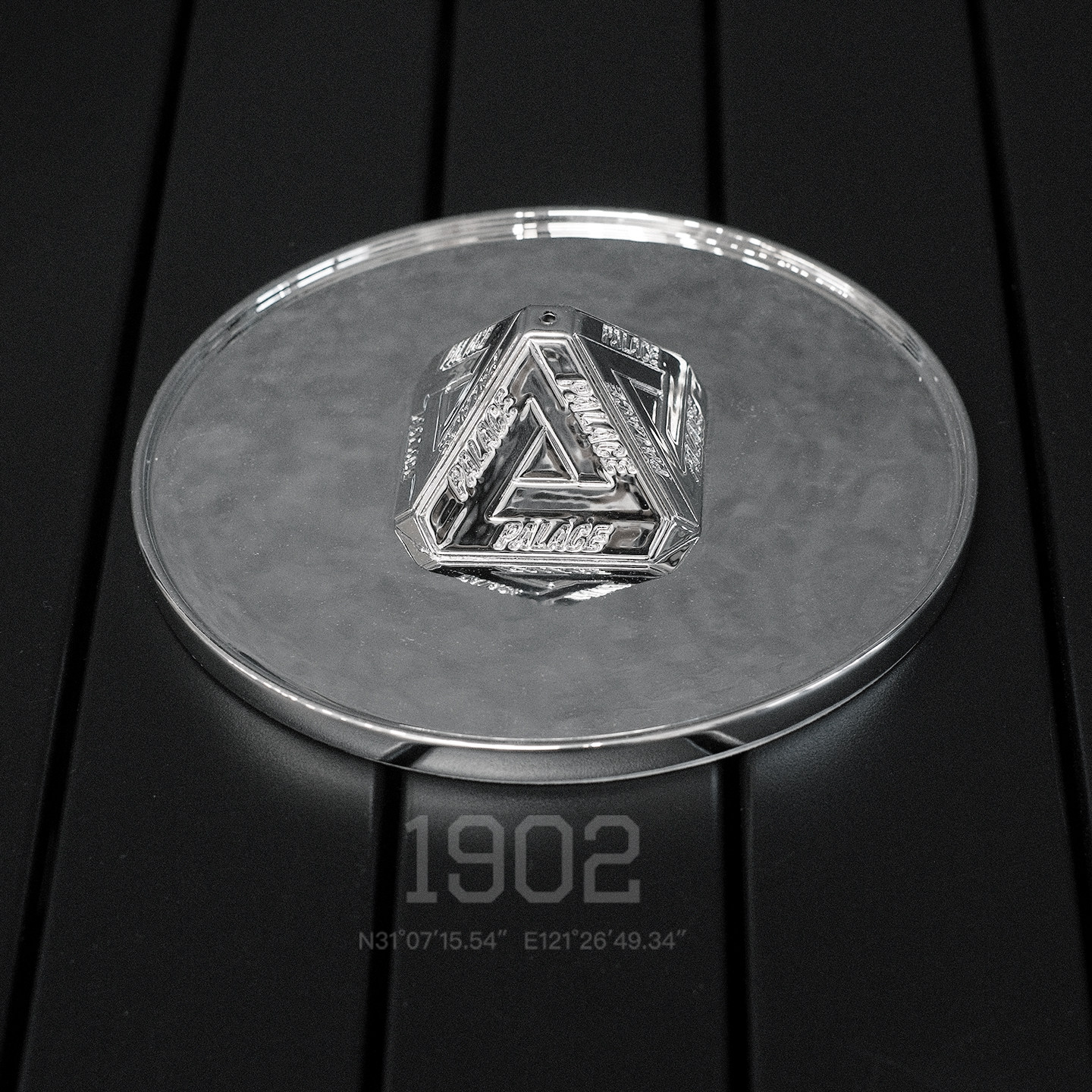 palace TRI-FERG INCENSE HOLDER silver 新品 palace TRI-FERG INCENSE HOLDER silver 新品 - メルカリ