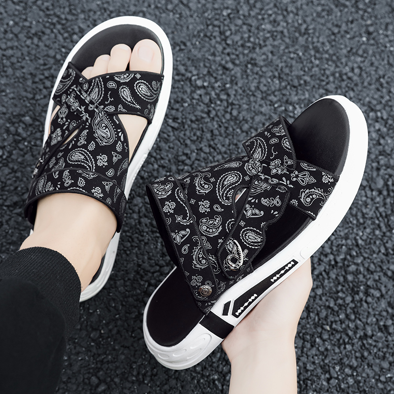 Sandals men's summer 2022 new outwear casual sports non-slip wear and wear beach sandals for driving summer slippers