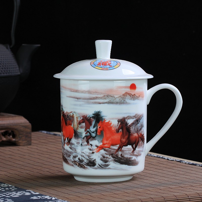 Jingdezhen ceramics cup with cover office meeting gift ipads China cup blue and white porcelain cup can be customized design and color