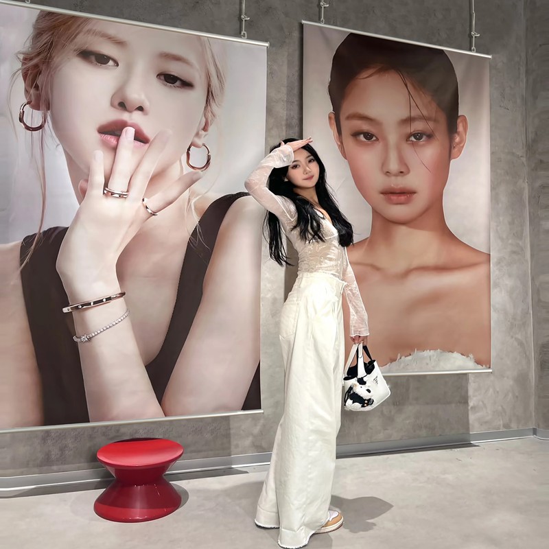 Jennie Large Poster Scroll Wall Hanging Celebrity High-Definition Photo Clothing Store Dormitory Wall Sticker Wall Art